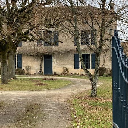 Le Petit Manoir Bed & Breakfast Brux Bagian luar foto