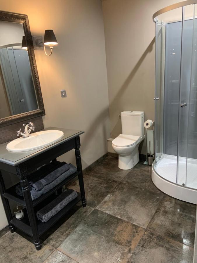 Le Petit Manoir Bed & Breakfast Brux Bagian luar foto