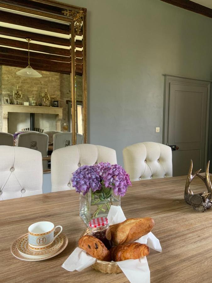 Le Petit Manoir Bed & Breakfast Brux Bagian luar foto