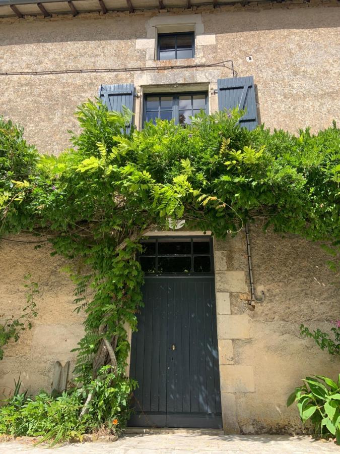 Le Petit Manoir Bed & Breakfast Brux Bagian luar foto
